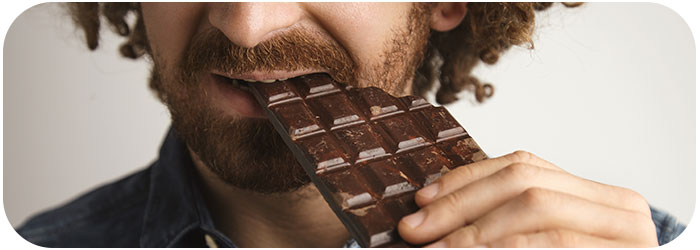 Le chocolat le soir empêche-t-il de dormir ?